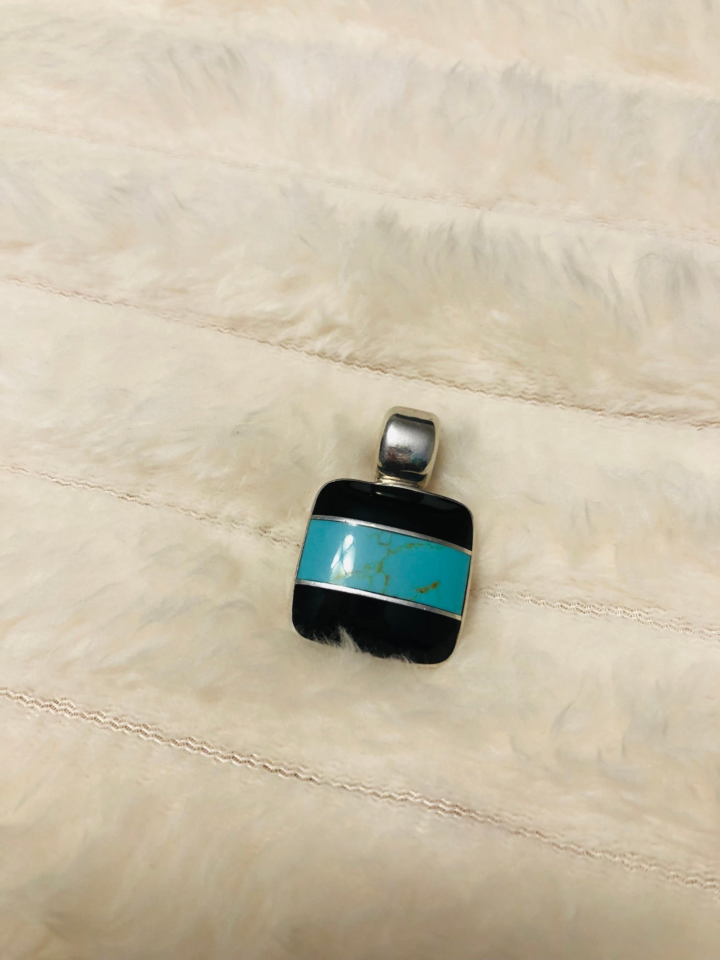 Pendentif carrée en argent sterling (925), Mexique, avec incrustation turquoise et onyx