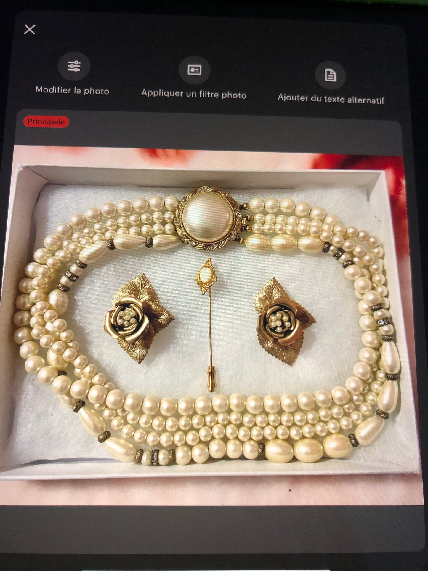 # 1Vintage Triple-Strand Pearl Necklace Set with Statement Clasp