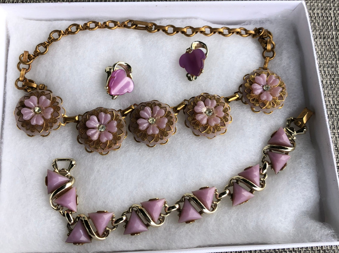 # 11 Vintage Pink Floral Necklace Set with Geometric Bracelet