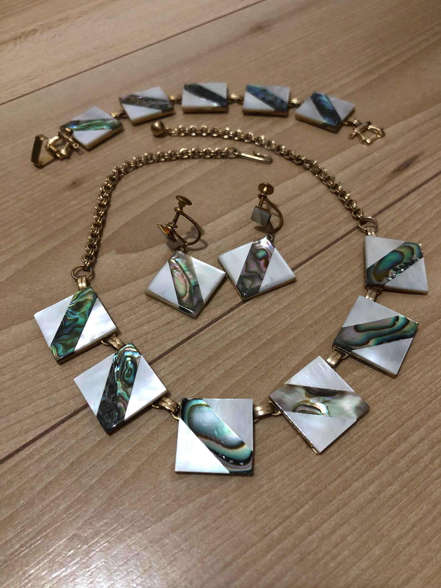 #12 Vintage Abalone & Mother of Pearl Necklace Set – Geometric Design with Screw-Back Earrings