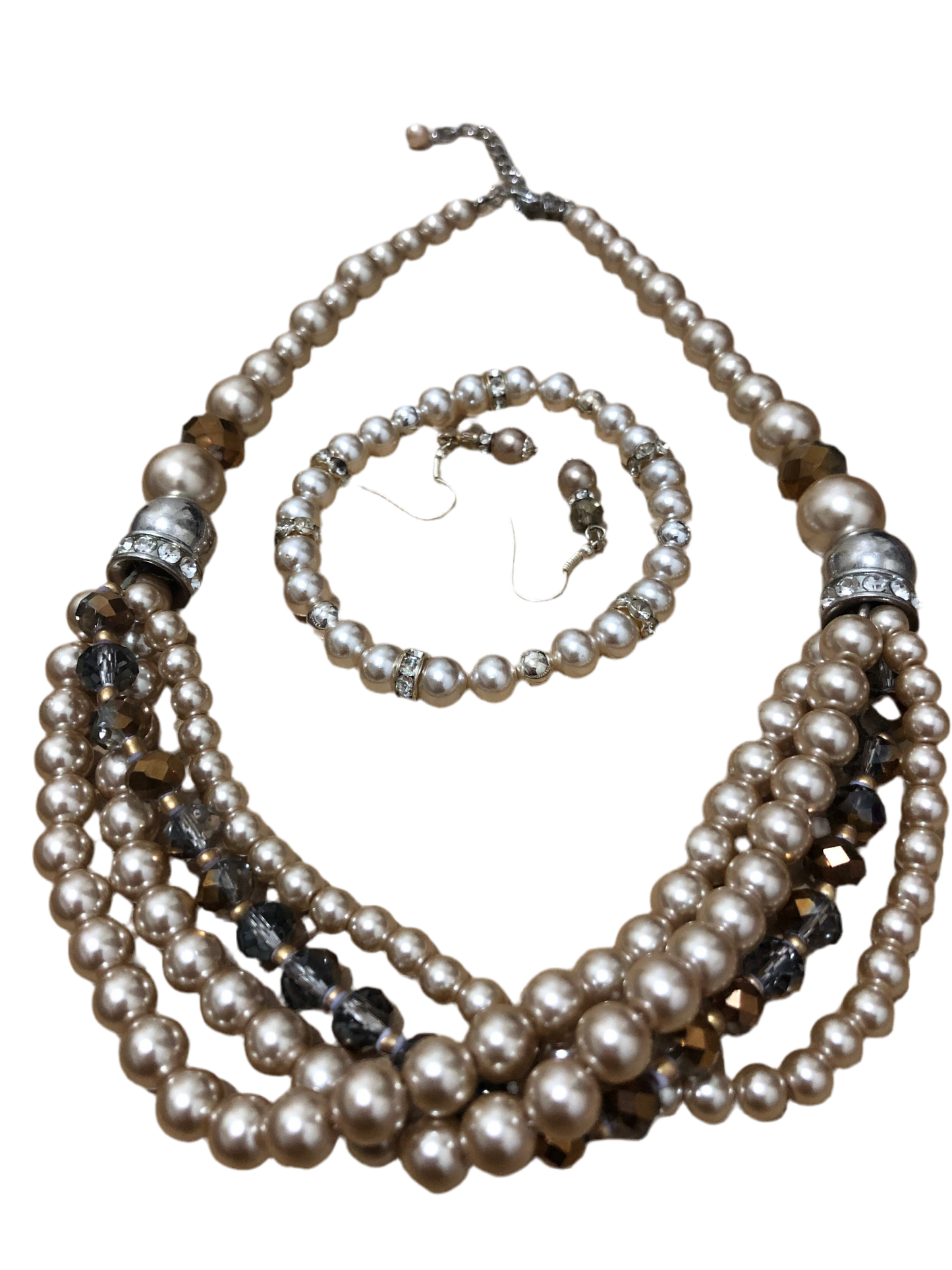 # 21 Ensemble vintage perles champagne – collier, bracelet et boucles