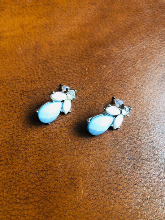 # 35 Boucles d’oreilles vintage – Gouttes bleues et blanches