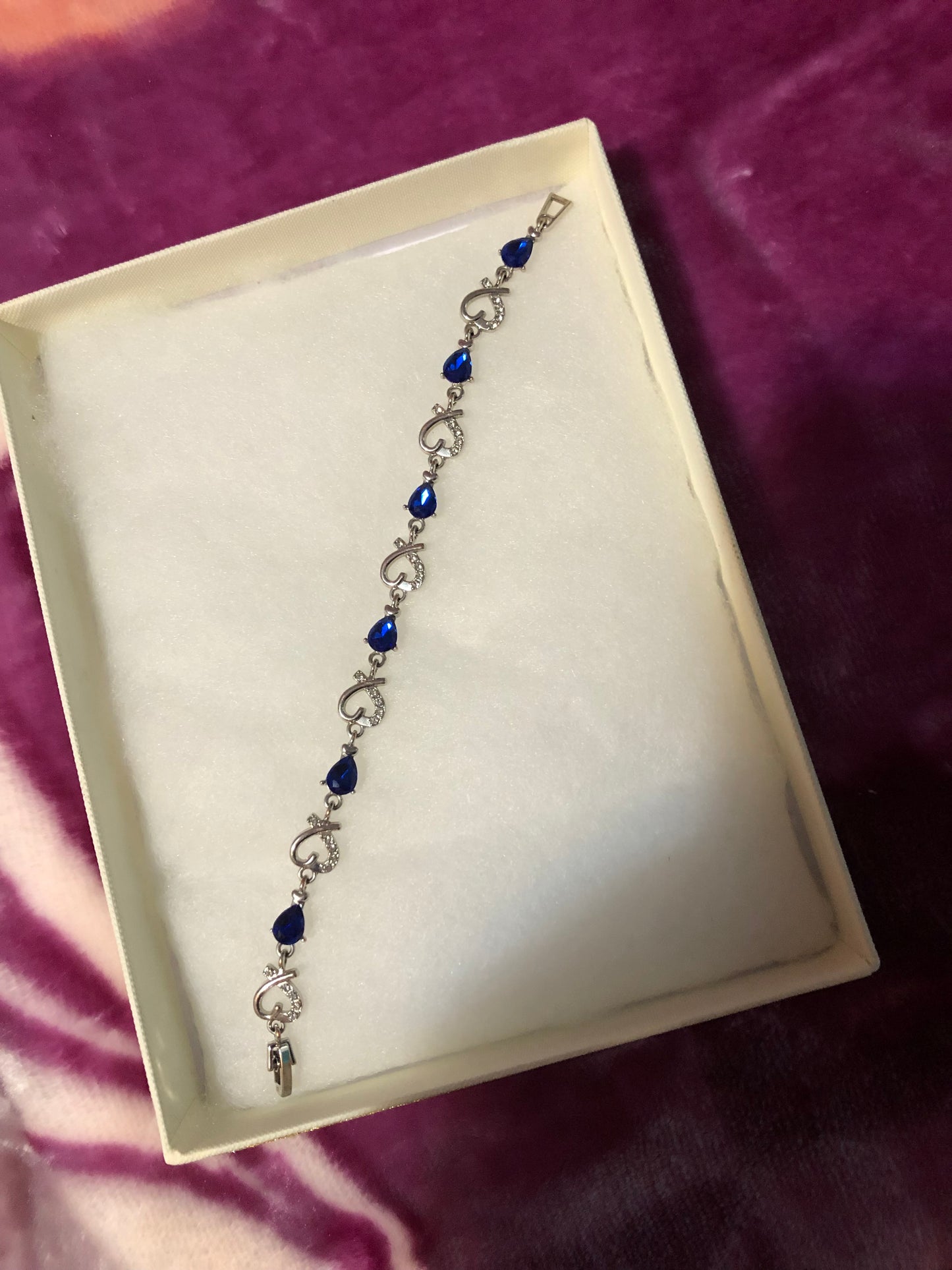 Bracelet vintage cœur doré et perle centrale