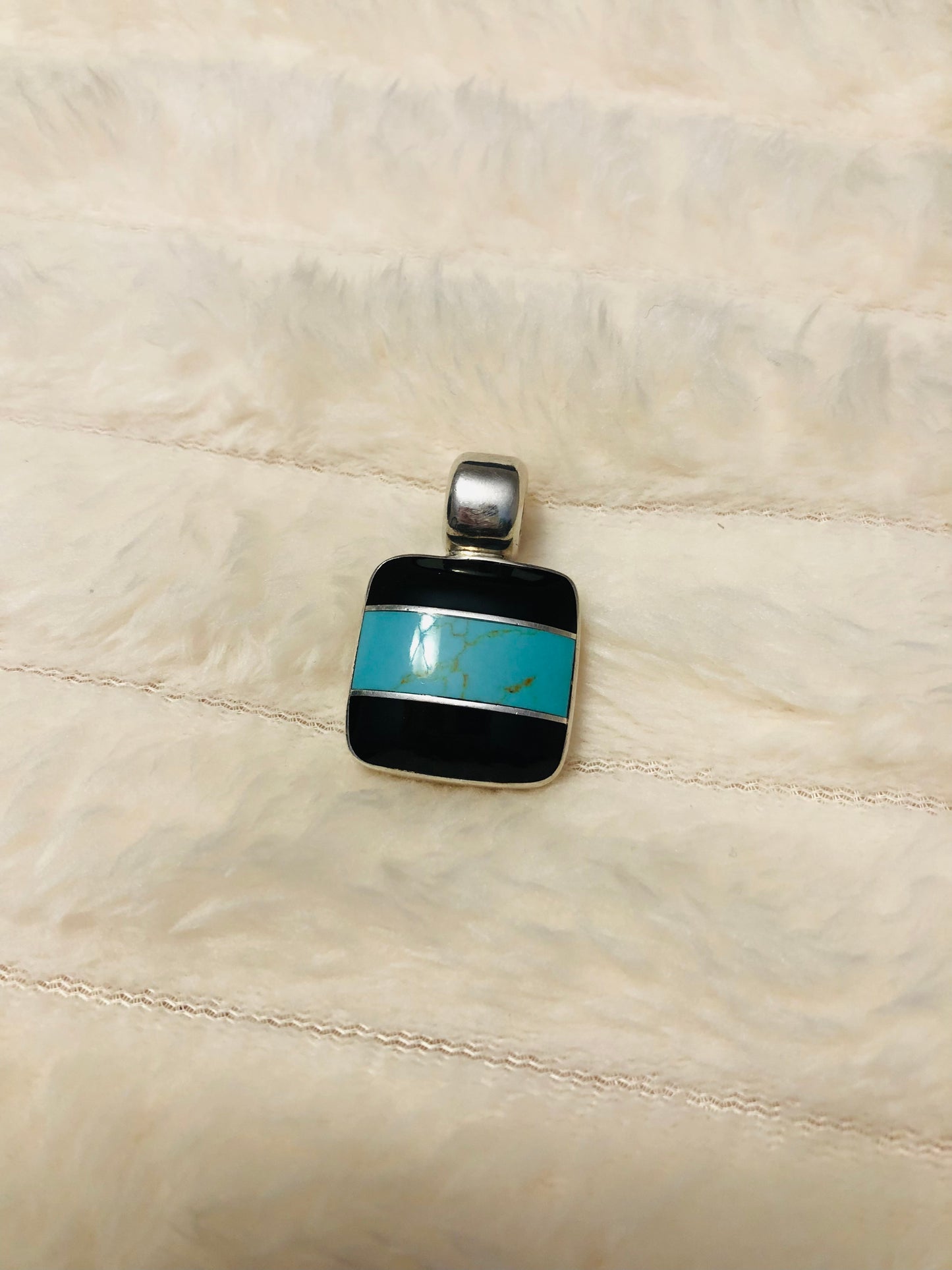 Pendentif carrée en argent sterling (925), Mexique, avec incrustation turquoise et onyx