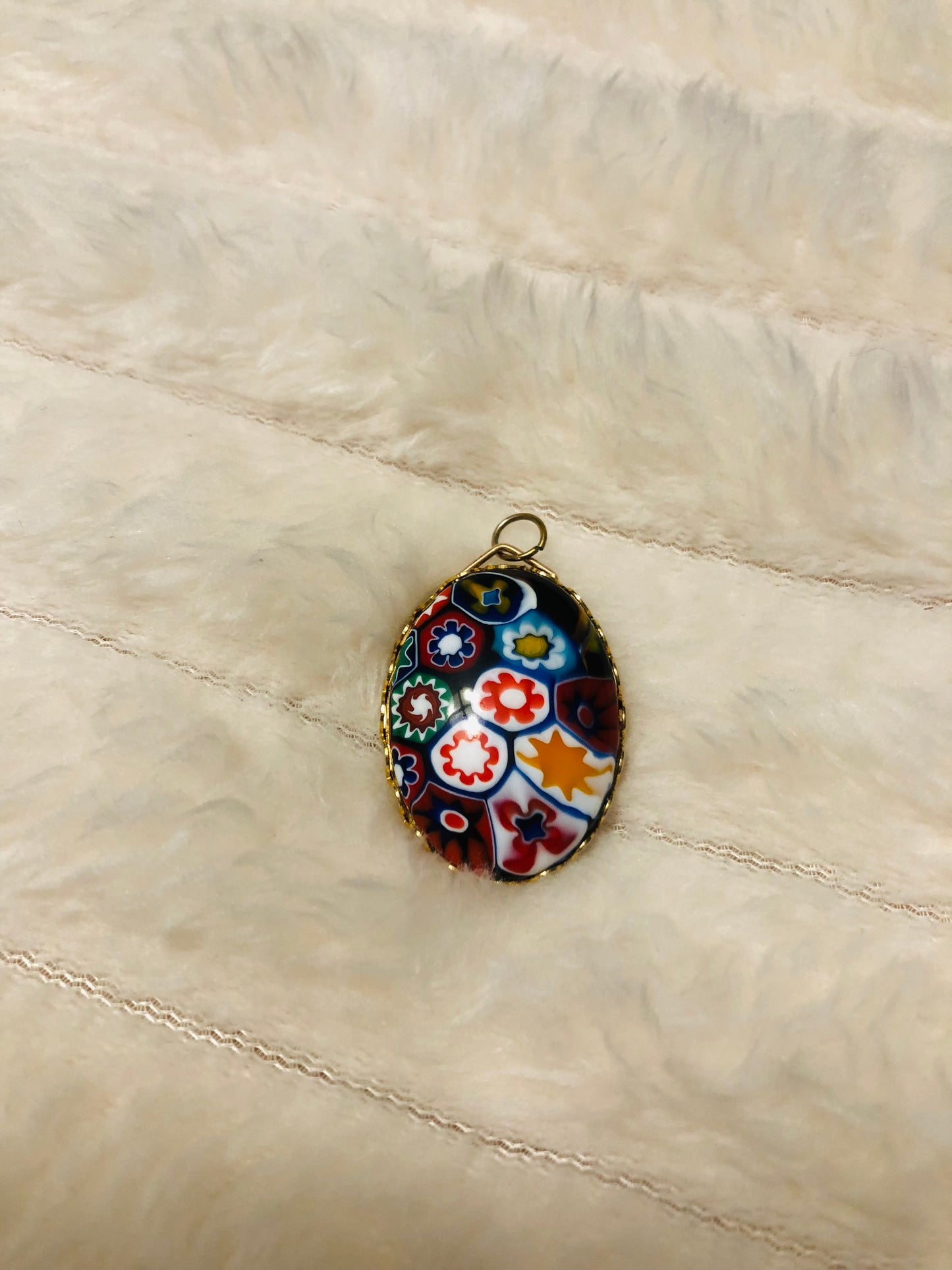 Pendentif verre Millefiori style vénitien – mosaïque florale colorée, monture dorée