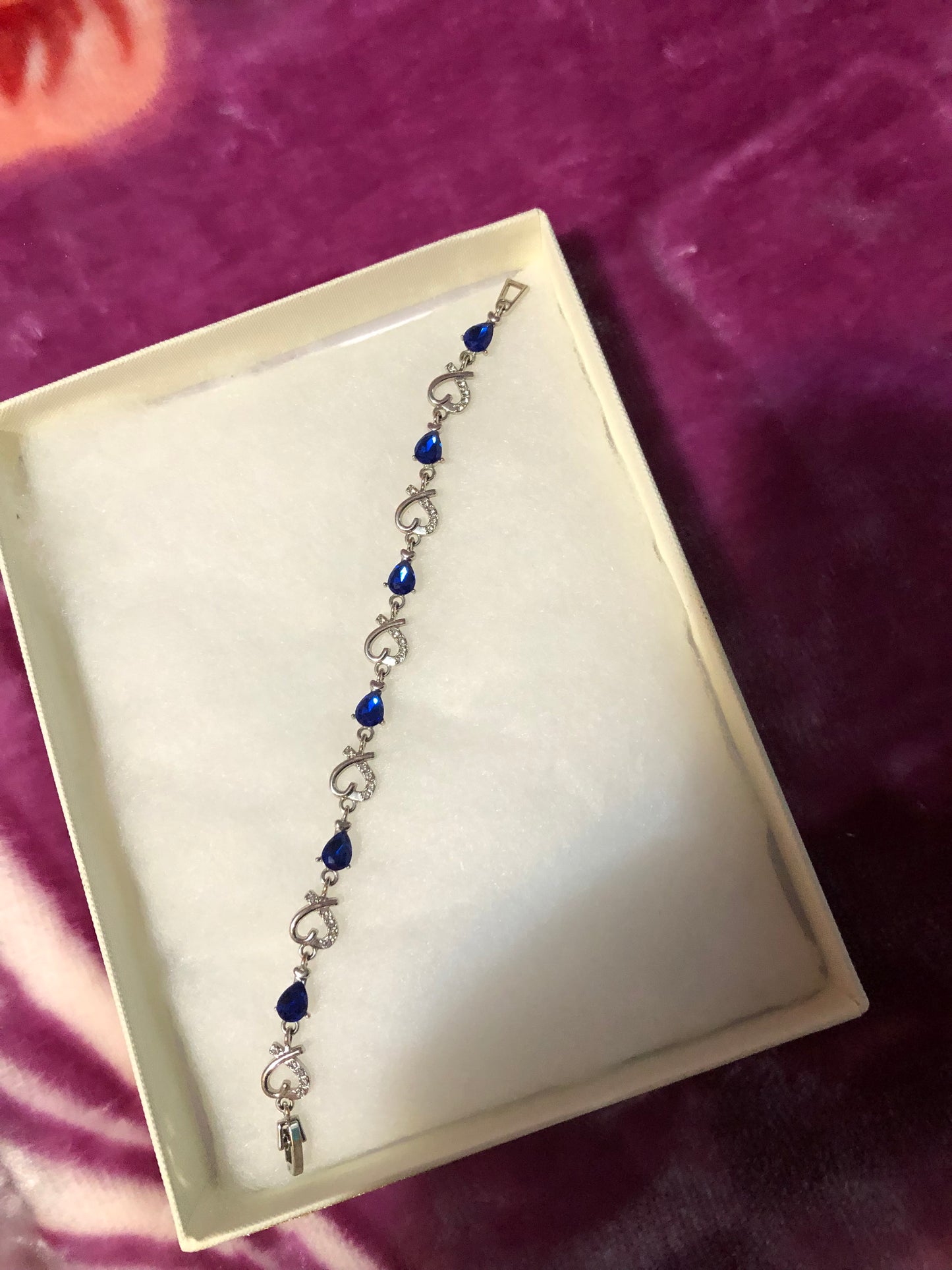Bracelet vintage cœur doré et perle centrale