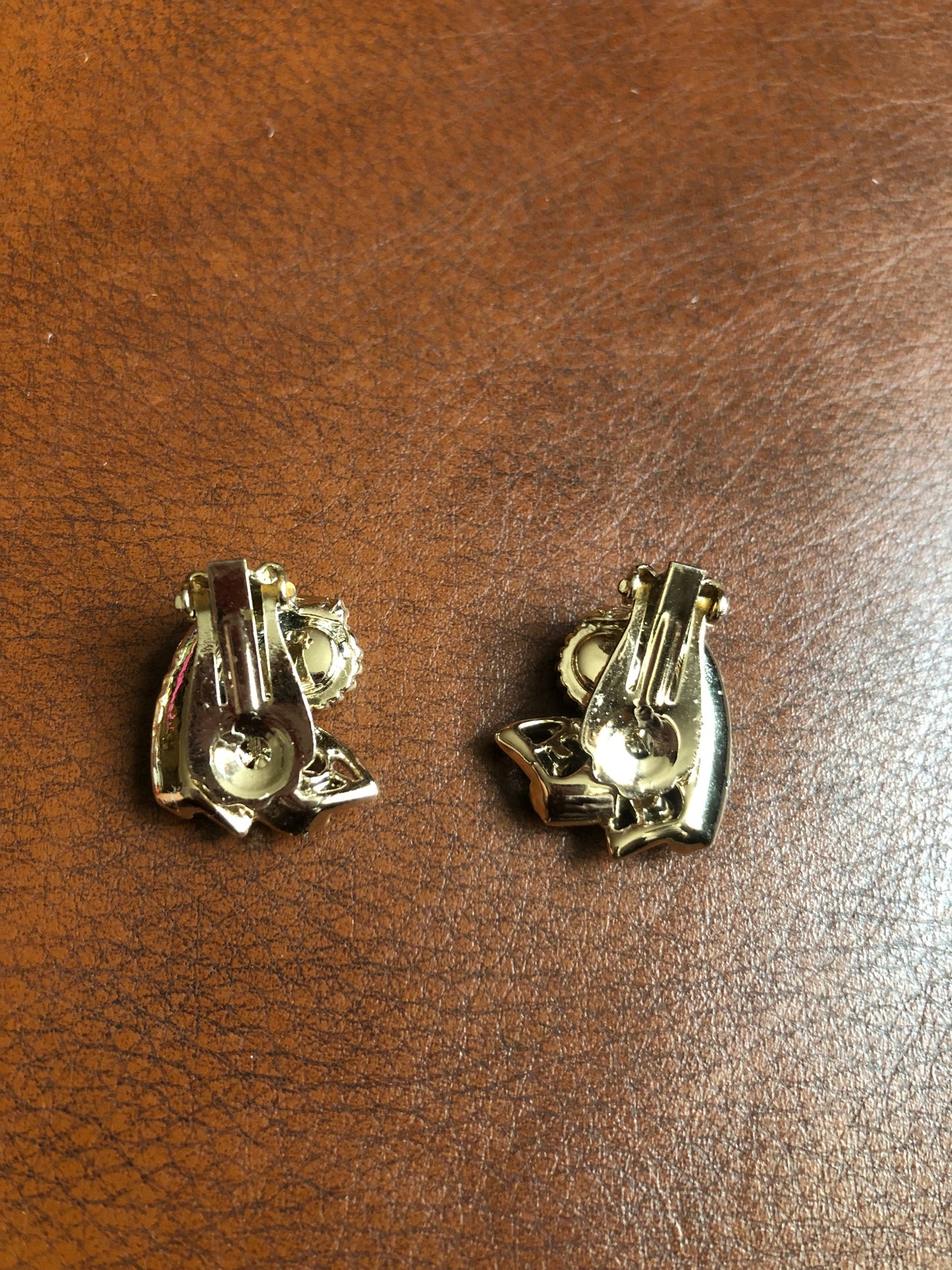 Boucles d’oreilles vintage à clip – Strass irisés et violets