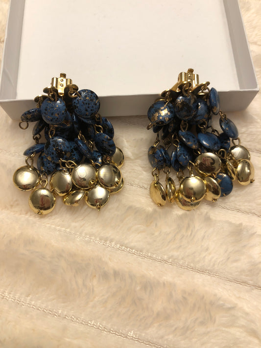 Boucles d’oreilles clip vintage bleues et dorées pendantes