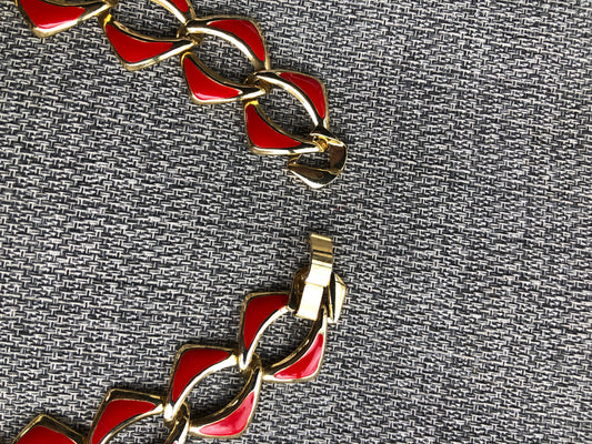 # 6 Ensemble vintage rouge émaillé – collier, bracelet et boucles d’oreilles