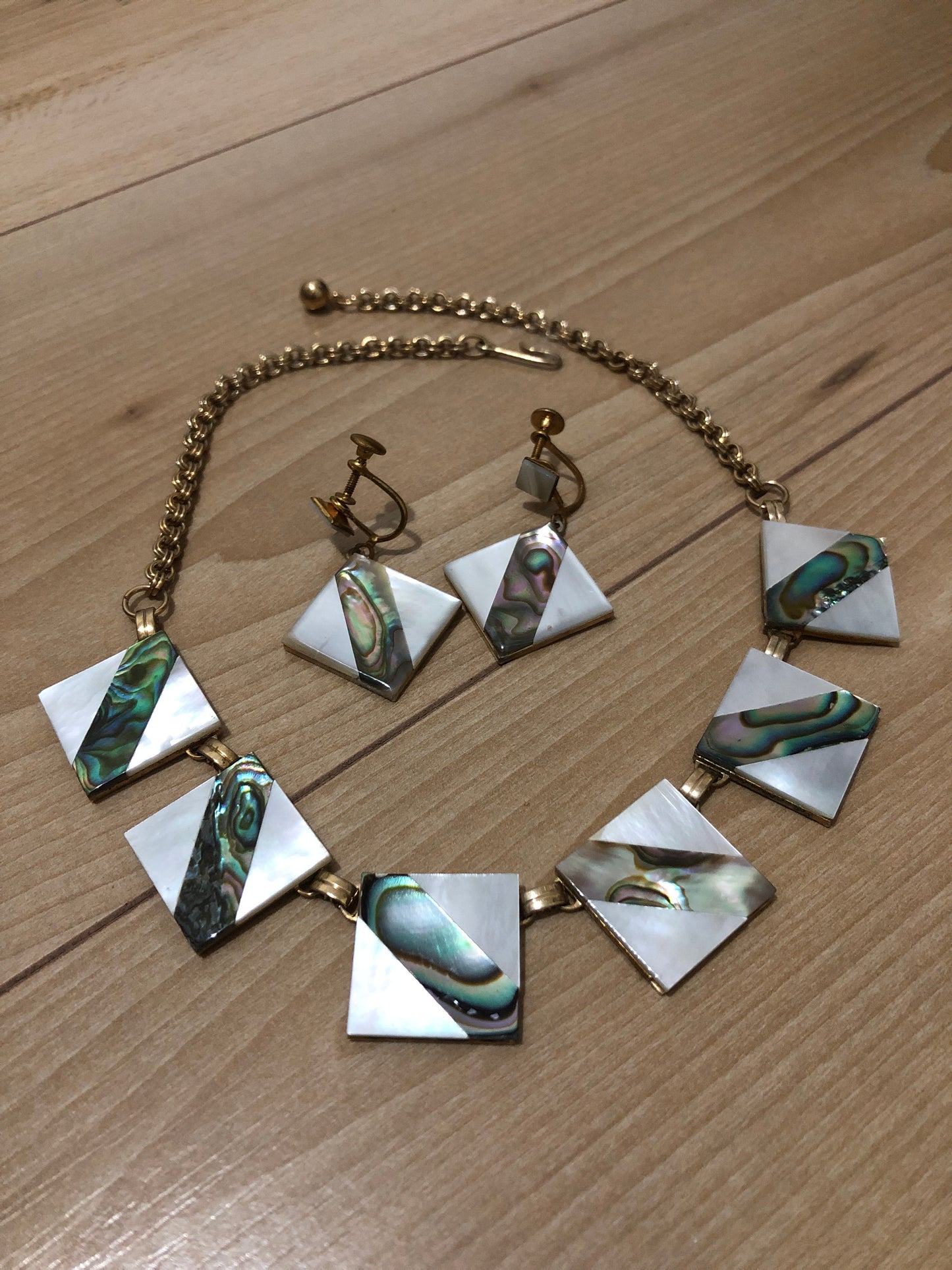 #12 Vintage Abalone & Mother of Pearl Necklace Set – Geometric Design with Screw-Back Earrings