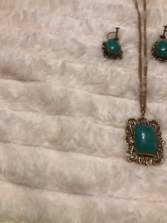 # 42 Vintage Turquoise Pendant Necklace & Clip Earrings Set – Ornate Gold Frame